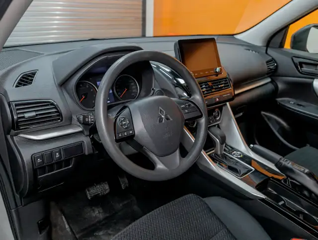 2022 Mitsubishi ECLIPSE CROSS ES 4X4 *SIEGES CHAUFF* CARPLAY BLU in Cars & Trucks in Laurentides - Image 3