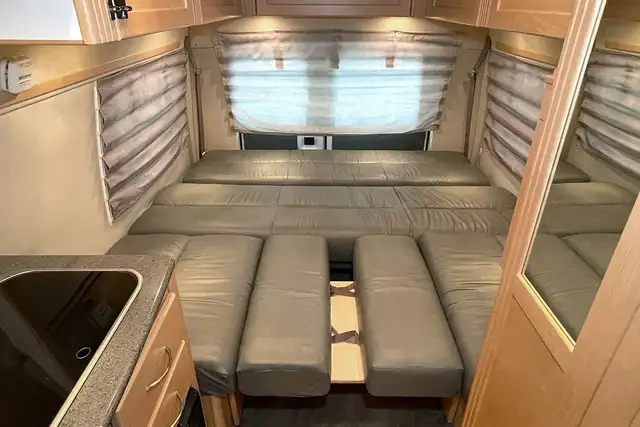 2010 Pleasure-Way Excel TS – Pre-Owned Class B Motorhome. in RVs & Motorhomes in Red Deer - Image 39