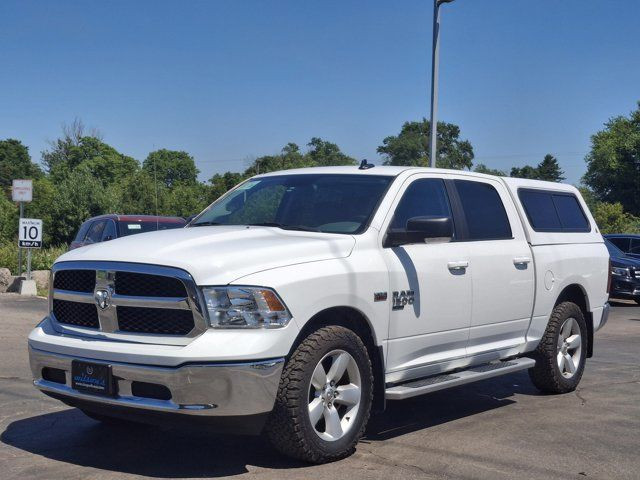 2019 Ram 1500 Classic SLT Crew 4X4 | Hemi | Heated Bucket Seats in Cars & Trucks in Guelph