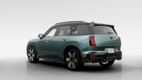 MINI Laval vous présente l'incroyable MINI John Cooper Works Countryman 2025. L'expérience John Coop... (image 1)