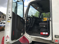 2021 VOLVO VNL84300;Heavy Duty Trucks - CONVENTIONAL W/O SLEEPER Penske Location 632 BELGRAVE WAY DE... (image 8)
