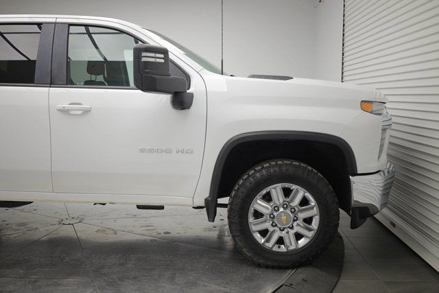 2022 Chevrolet Silverado 3500HD LT in Cars & Trucks in Calgary - Image 2