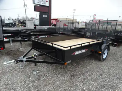 Come take a look at this light weight 6x12 estate utility trailer! This trailer has a single 3500 lb...