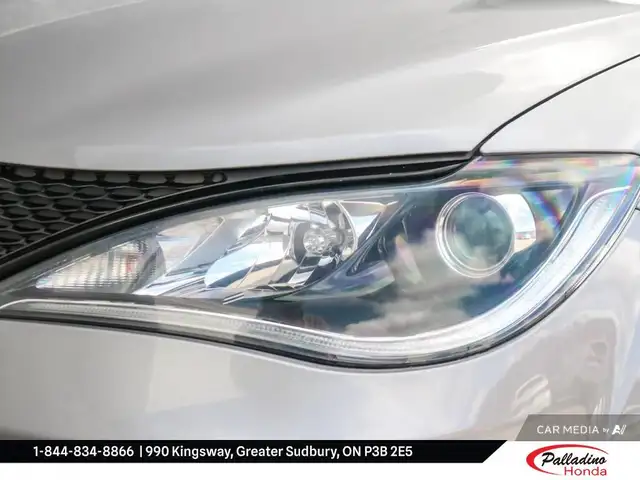 2019 Chrysler Pacifica Limited in Cars & Trucks in Sudbury - Image 7