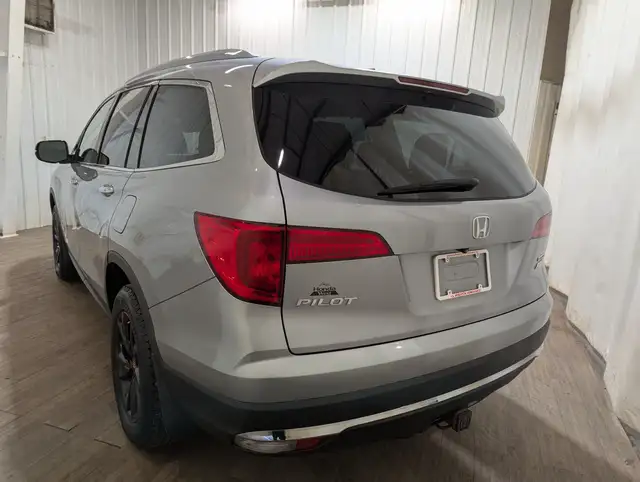 2018 Honda Pilot Touring No Accidents | Leather | Navigation dans Autos et camions dans Calgary - Image 6