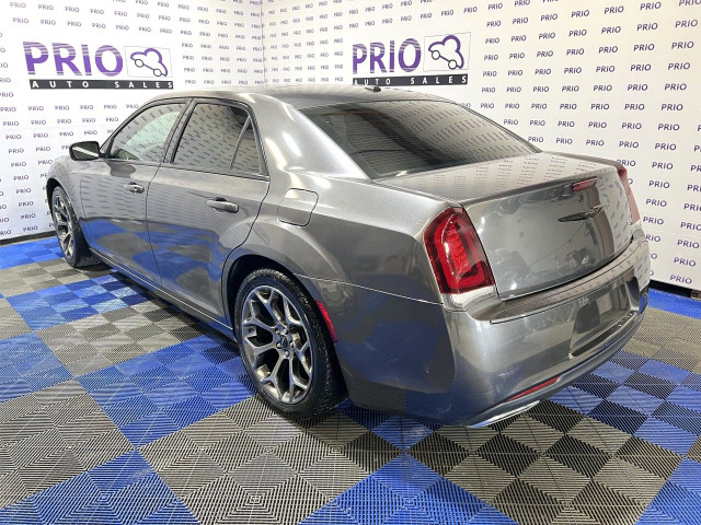 2016 Chrysler 300 in Cars & Trucks in Ottawa - Image 3