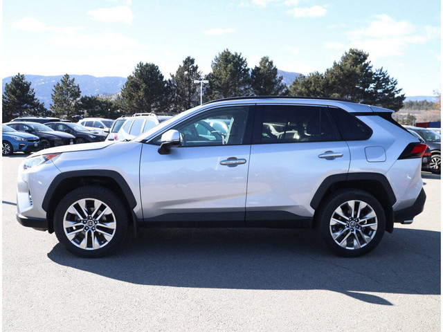 2019 Toyota RAV4 AWD Limited - No Accidents / Navigation / Sunro in Cars & Trucks in Penticton - Image 2