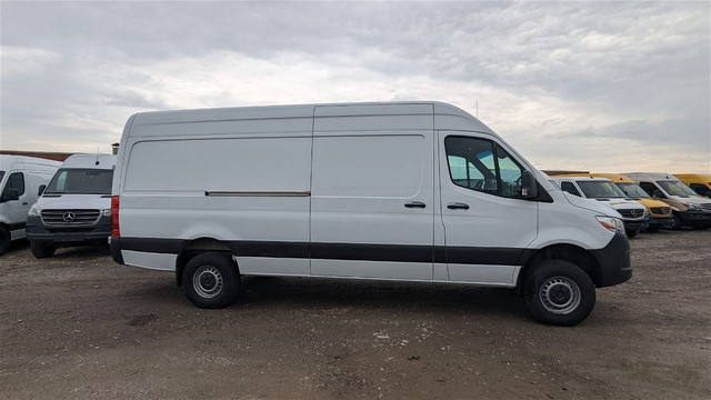 2021 Mercedes-Benz Sprinter 170 W/B 4X4 in Cars & Trucks in Mississauga / Peel Region - Image 4