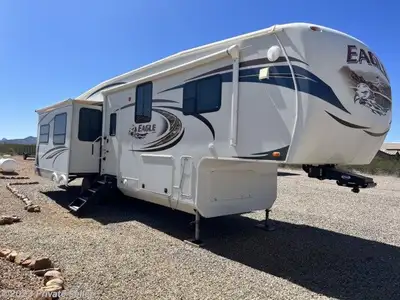 SOAR ABOVE THE ORDINARY WITH THE JAYCO EAGLE PAYMENTS ONLY $141 BI-WEEKLY OAC!! APPLY TODAY! THE 201...