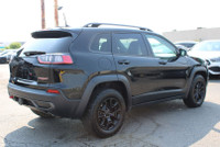 ACCIDENT FREE Low Km Drive Modes Own the road—or leave it behind—with the 2019 Jeep Cherokee Trailha... (image 6)