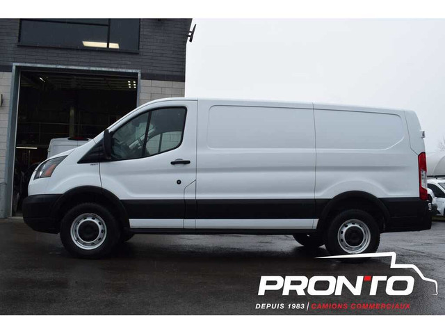 2019 Ford Transit Van T-250 130 Low Rf 9000 GVWR Swing-Out RH Dr in Cars & Trucks in Laval / North Shore - Image 4