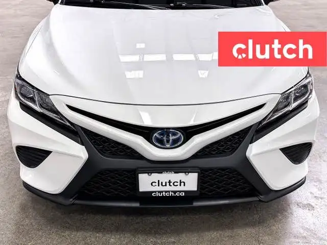 2020 Toyota Camry Hybrid SE w/ Apple CarPlay, Heated Front Seats dans Autos et camions dans Ottawa - Image 12