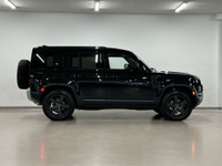 Le Land Rover Defender 110 P300 S 2024 offre un mélange de capacité et de raffinement. Il est équipé... (image 8)