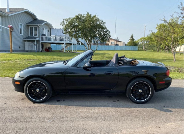 2004 Mazda MX-5 GS in Cars & Trucks in Edmonton