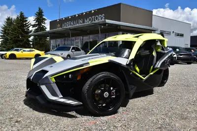 The 2018 Polaris Slingshot SLR is a high-performance three-wheeled roadster designed for those who c...