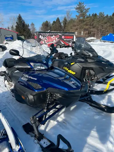 Yamaha 3-Cylinder 4-Stroke 120 HP Snowmobile Heated hand grips and thumb warmers Heated passenger ha...