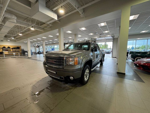 2013 GMC Sierra 3500HD Denali Diesel *Roof* *Ventilated Seats* in Cars & Trucks in Fort McMurray