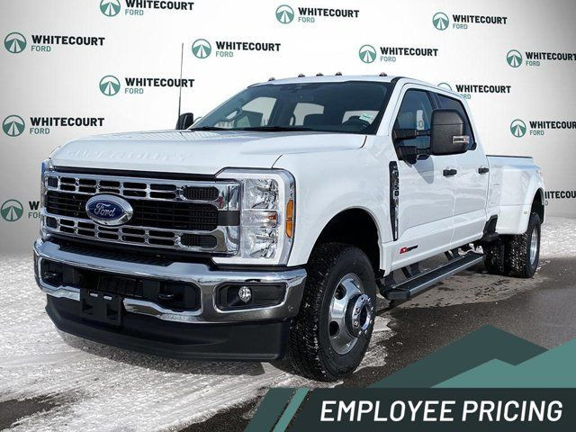 2025 Ford Super Duty F-350 DRW XLT 4WD Crew Cab 8' in Cars & Trucks in Edmonton