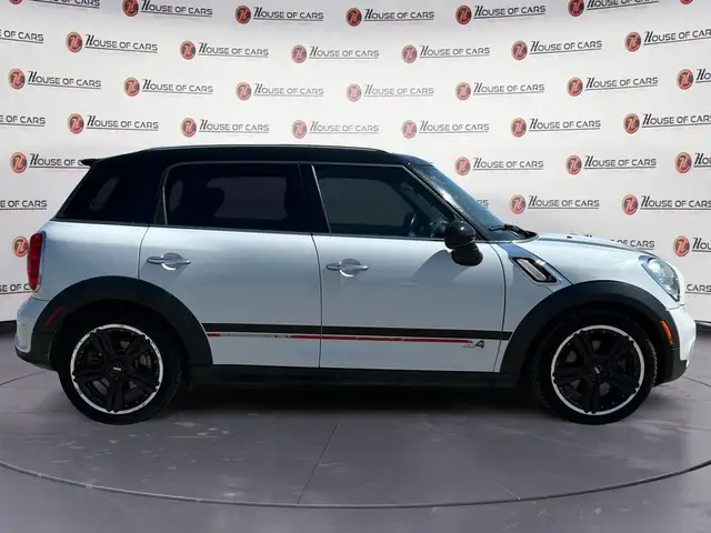 2012 MINI Cooper Countryman S ALL4 / Sunroof / Heated Seats in Cars & Trucks in Calgary - Image 9