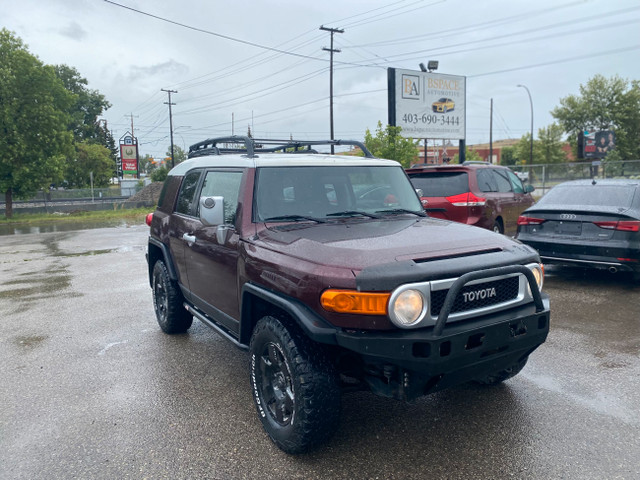 2007 Toyota FJ Cruiser 4WD 4dr Auto in Cars & Trucks in Calgary