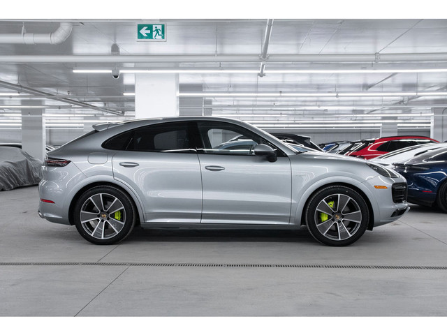 2023 Porsche Cayenne E-Hybrid Coupe / Air Suspension / Trailer H in Cars & Trucks in Longueuil / South Shore - Image 2