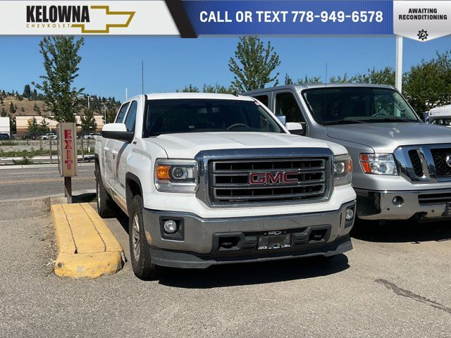 2014 GMC Sierra 1500 SLE 5.3L w/ Premium Package in Cars & Trucks in Kelowna