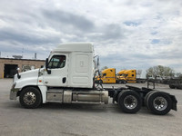2019 FREIGHTLINER X12564ST;Heavy Duty Trucks - Conventional Truck w/ Sleeper Penske Location 10760 H... (image 3)