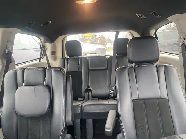 2016 Dodge Grand Caravan SXT Premium Plus ~Power Seat ~Rear Air  in Cars & Trucks in Barrie - Image 9