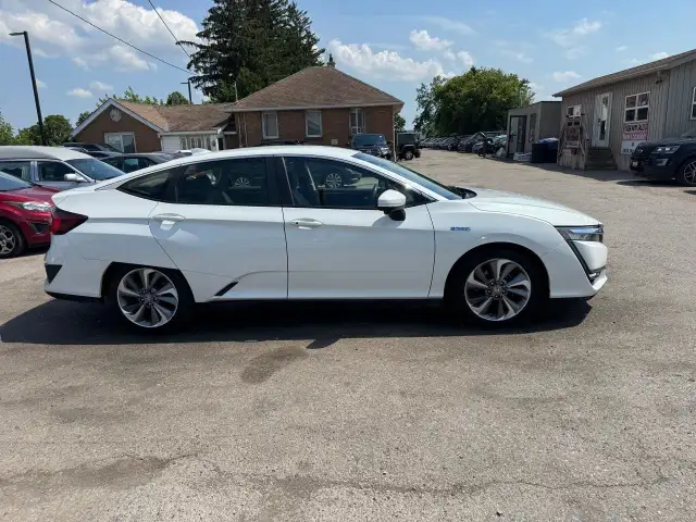 2019 Honda Clarity PLUG-IN HYBRID, LEATHER, ALLOYS, LOADED, CERT in Cars & Trucks in London - Image 3