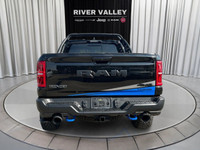 ALLOY WHEELS, NAVIGATION SYSTEM, HEATED FRONT SEATS, PANIC ALARM, TRACTION CONTROL, HEATED STEERING... (image 3)