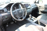 CLEAN CARFAX ACCIDENT FREE WELL MAINTAINED SAFETY INCLUDED LOCAL ONTARIO VECHILE The 2019 Honda Ridg... (image 8)