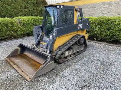 Hours: 1089 | Location: Surrey, BC, CA | Booms: Self-Leveling; Buckets: 84 Bucket; Operators Station...