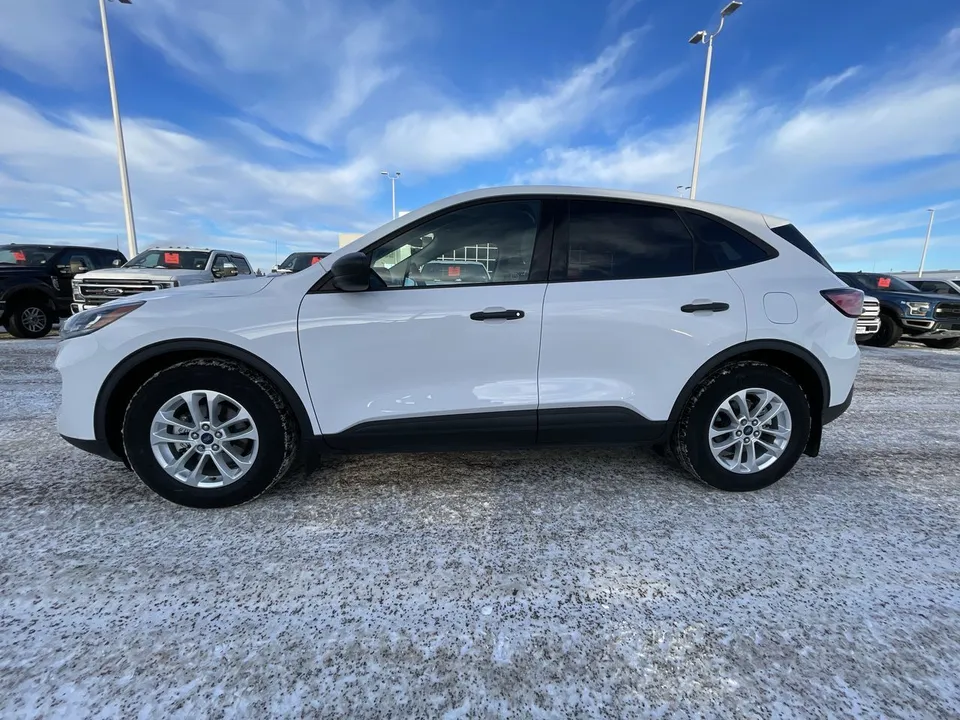 2020 Ford Escape S FWD 2 SETS OF RIMS AND TIRES