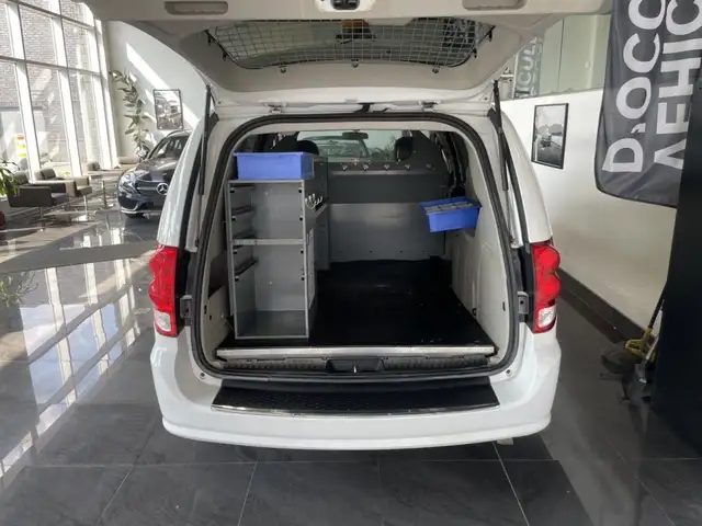 2015 Ram Cargo Van C/V in Cars & Trucks in City of Montréal - Image 9
