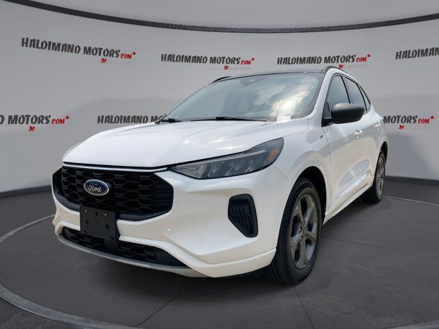 2023 Ford Escape ST-Line in Cars & Trucks in Hamilton