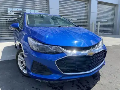 Attuned to your driving needs, the 2019 Chevrolet Cruze is a stellar combination of style and effici...