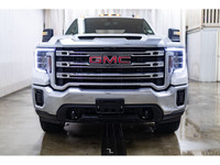 **ACCIDENT FREE - MECHANICALLY CERTIFIED** 68,700 KM This 2023 GMC Sierra 3500HD 4x4 Crew Cab SLE is... (image 4)