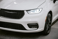 . Engine: V6 Cylinder Engine 3.6L L/100Km City: 14.1 L/100Km Hwy: 9.4 Safety Equipment Electronic St... (image 7)