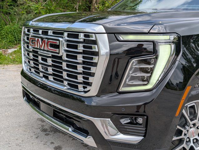 2025 GMC Yukon Denali- Sun/Power Step Pkg - Pwr Pano Sunroof in Cars & Trucks in Barrie - Image 2