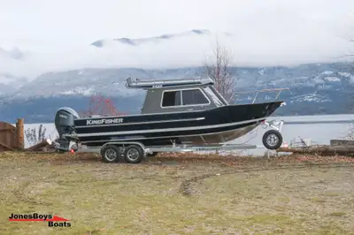 Highlights Yamaha F350XCB Aurora all weather package Port & Stbd. Pantographic wipers Aft. cockpit b...