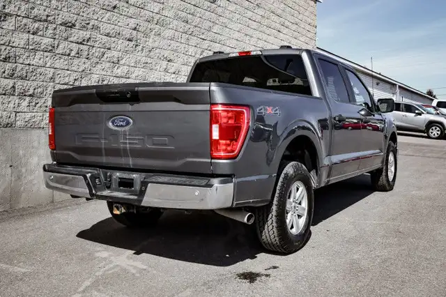 2023 Ford F-150 XLT • NAV • PARK ASSIST • POWER SEAT • BEDLINER in Cars & Trucks in Ottawa - Image 4