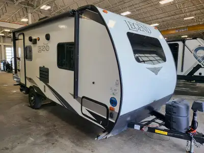 Come down to Arrkann RV Edmonton and check our beautiful pre-owned 2020 Forest River Surveyor 19RBLE...