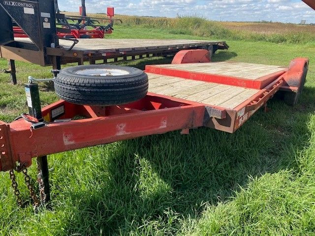 2016 Trailtech 20' Tilt Flatdeck Car Hauler Trailer in Cargo & Utility Trailers in Swift Current