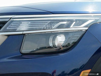 Experience the perfect blend of style and practicality with this 2021 Kia Seltos EX. Boasting a slee... (image 9)
