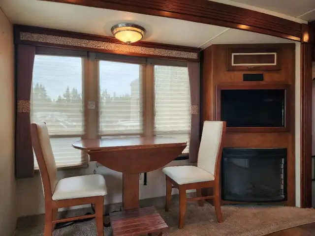 2014 Coachmen Encounter 36KS in RVs & Motorhomes in Thetford Mines - Image 16