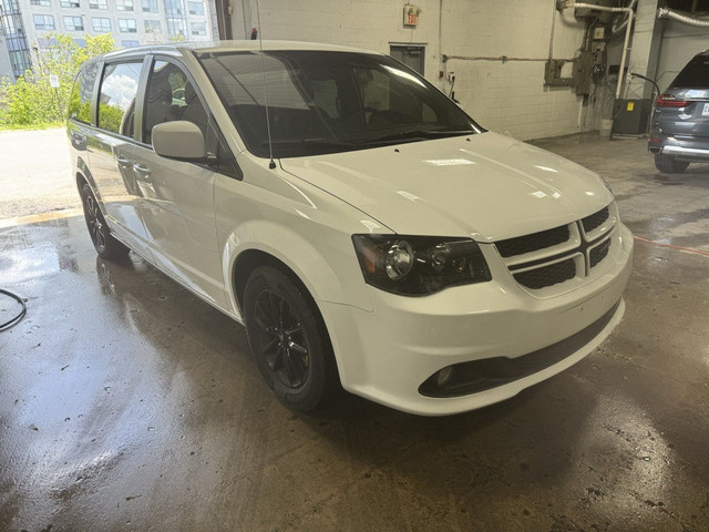 2017 Dodge Grand Caravan SXT Front-wheel Drive Passenger Van Aut in Cars & Trucks in City of Toronto - Image 3