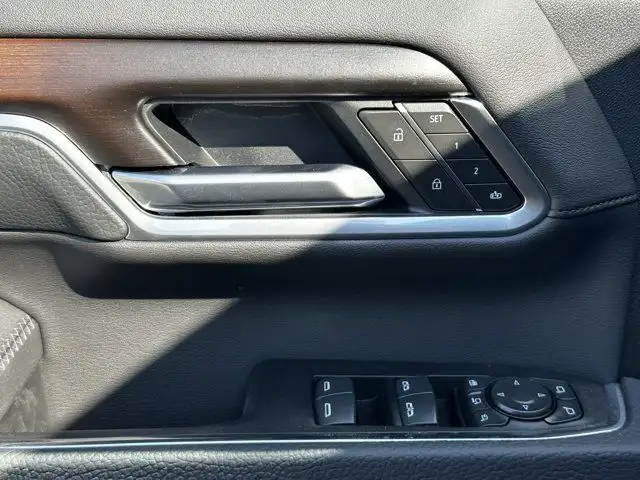 2025 GMC Sierra 3500HD Denali in Cars & Trucks in Calgary - Image 14