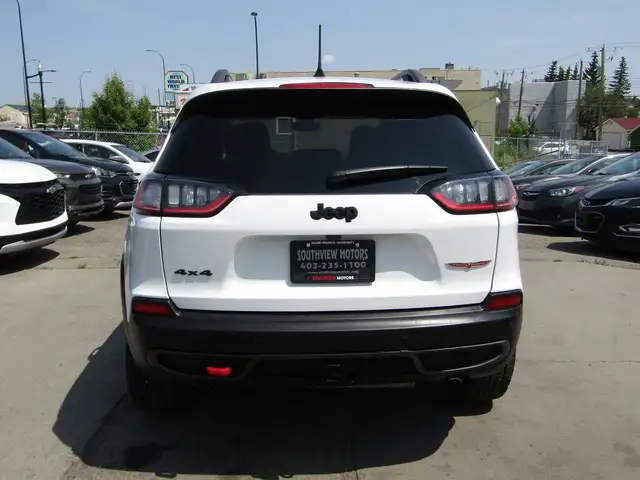 2019 Jeep Cherokee TRAILHAWK ELITE 4x4 B.S.A/NAV/CAM/PANOROOF/73 in Cars & Trucks in Calgary - Image 13