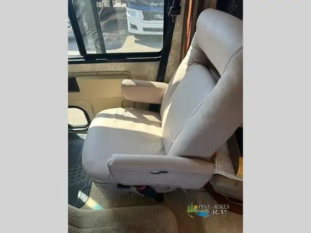 2011 Tiffin Motorhomes Open Road Allegro 32CA 53K Milles Best Pr in RVs & Motorhomes in Moncton - Image 59