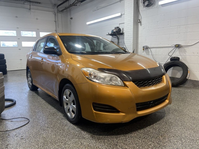 2010 Toyota Matrix in Cars & Trucks in Québec City - Image 3